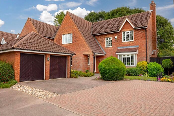 4 Bedroom Detached House For Sale In Manor Farm Close, Barton-le-Clay, Bedfordshire, MK45