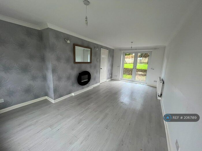 3 Bedroom Semi-Detached House To Rent In Queens Drive, Shafton, Barnsley, S72