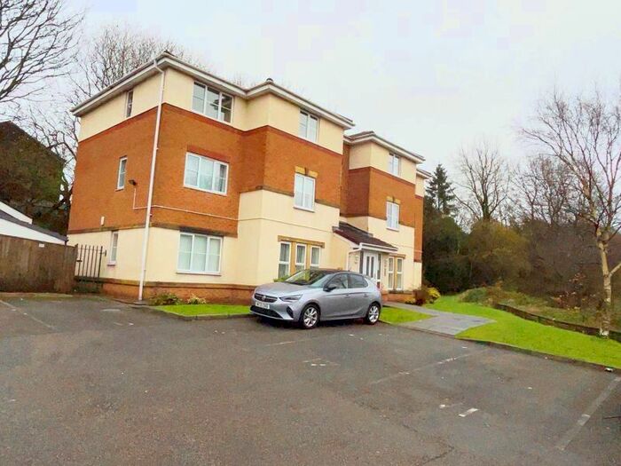 2 Bedroom Flat To Rent In Greendale Drive, Radcliffe, Manchester, M26