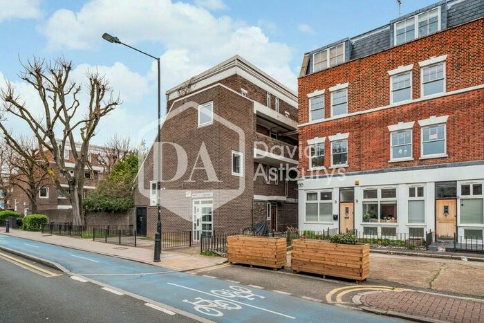 2 Bedroom Apartment To Rent In Cable Street, Limehouse Shadwell, London, E1W
