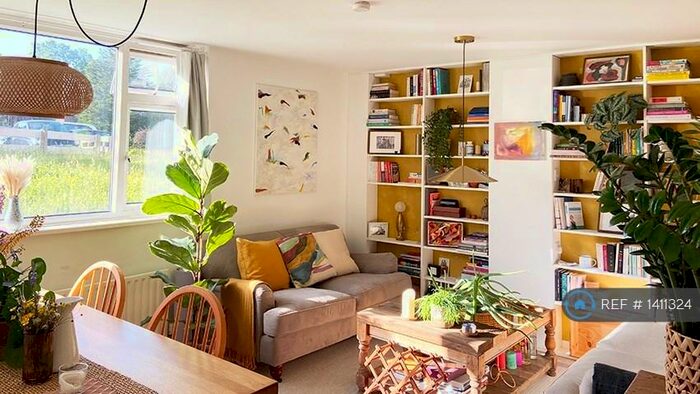 2 Bedroom Maisonette To Rent In Hermitage Road, London, SE19