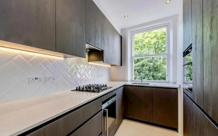 2 Bedroom Flat To Rent In Queensborough Terrace, Hyde Park, London, W2