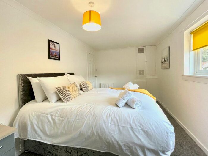 2 Bedroom Flat To Rent In Hazeldean Crescent, Wishaw, ML2