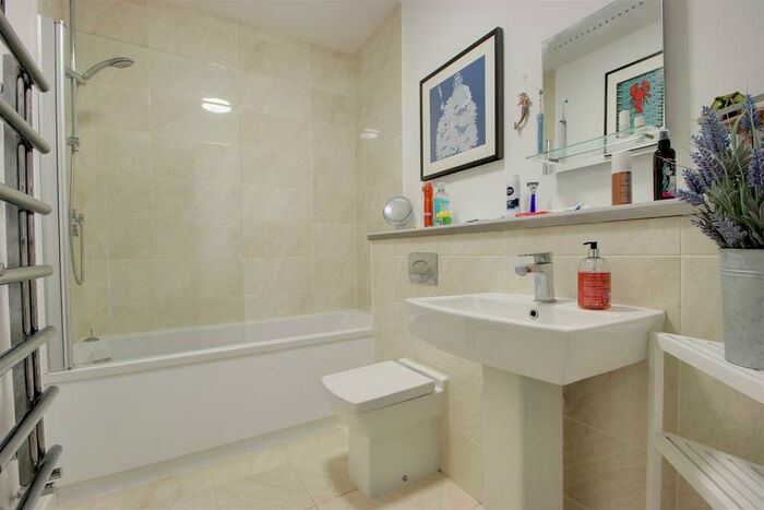 2 Bedroom Apartment To Rent In Western Road, Tring, HP23