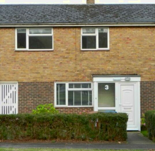 3 Bedroom House To Rent In Heron Way, Hatfield, AL10
