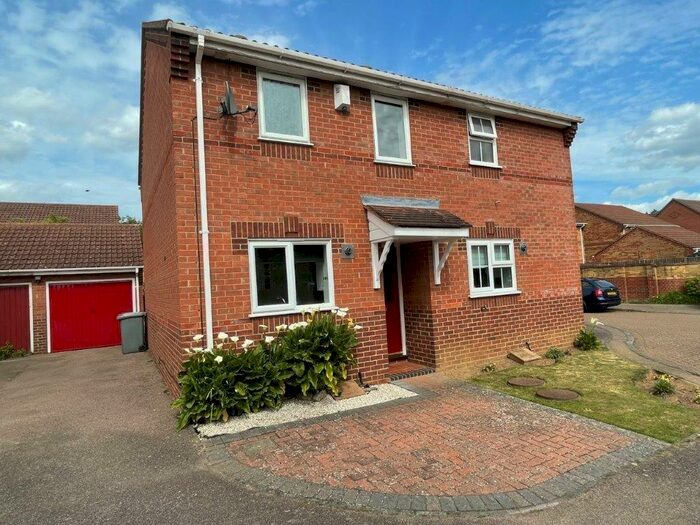 2 Bedroom Semi-Detached House To Rent In Wensum Walk, Norwich, NR8