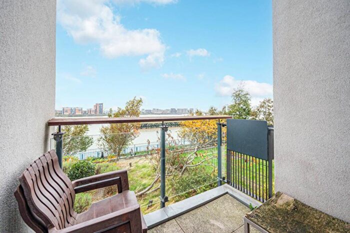 2 Bedroom Flat To Rent In Erebus Drive, Thamesmead, London, SE28