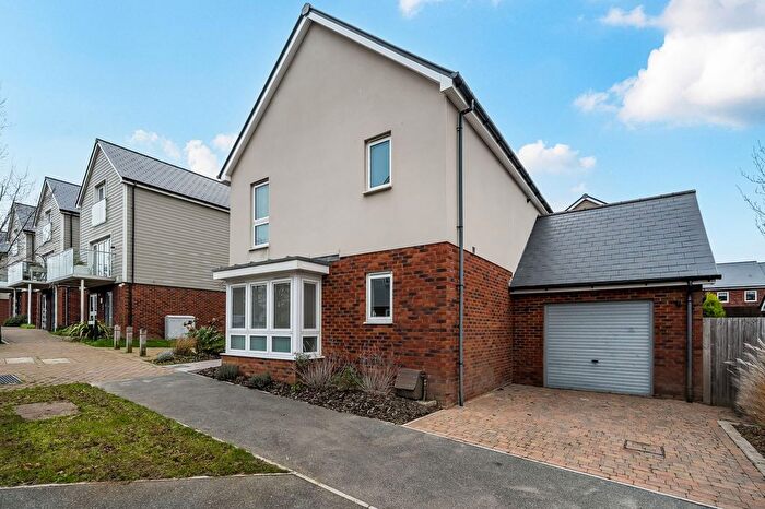 3 Bedroom Detached House For Sale In Herald Gardens, Tunbridge Wells, TN2