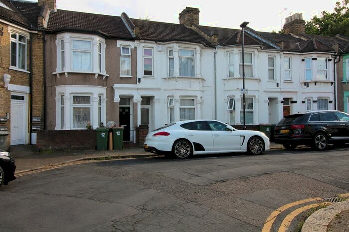 5 Bedroom Terraced House To Rent In Middle Road, London, E13