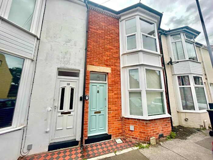 2 Bedroom Terraced House To Rent In Highland Road, Weymouth, DT4