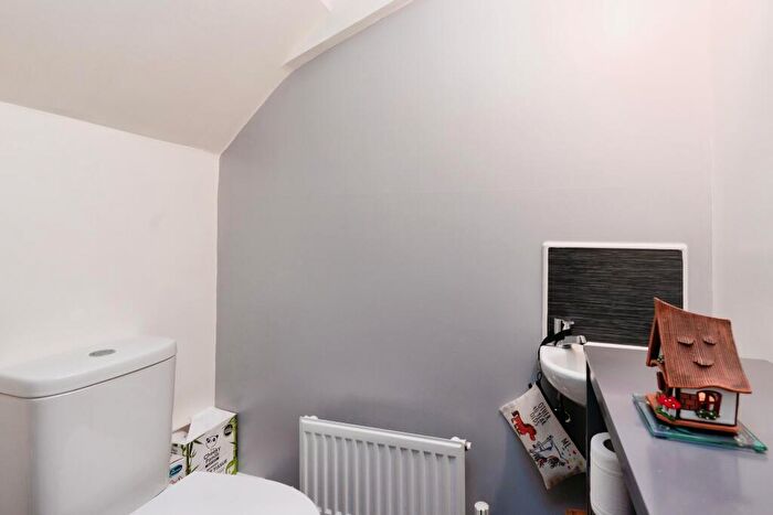 3 Bedroom Town House For Sale In Rowling Hollins, Colne, Lancashire, BB8