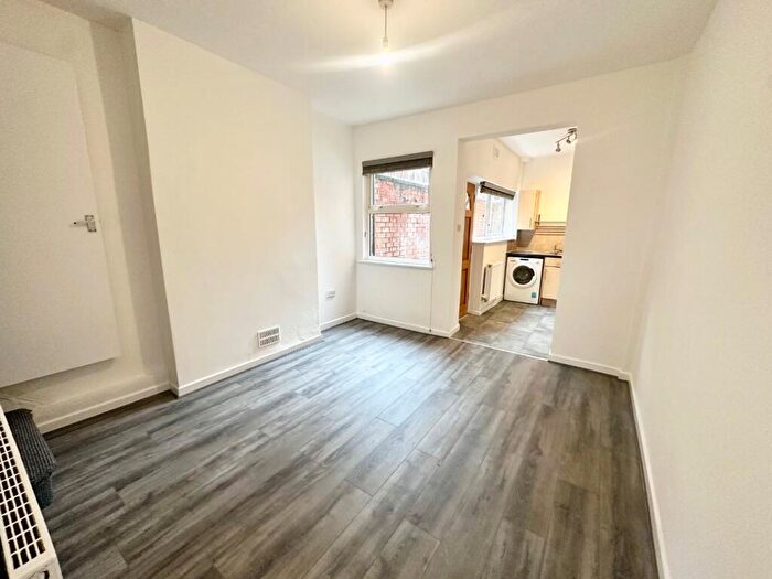 3 Bedroom Terraced House To Rent In Leighton Street, Nottingham, Nottinghamshire, NG3