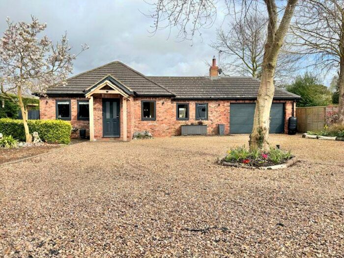 3 Bedroom Detached Bungalow For Sale In Templemans Lane, North Thoresby, DN36