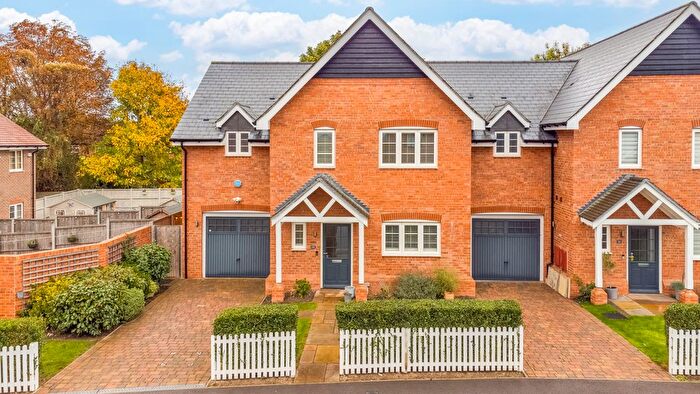 3 Bedroom Semi-Detached House For Sale In Saxon Rise, Pirton, Hitchin, SG5