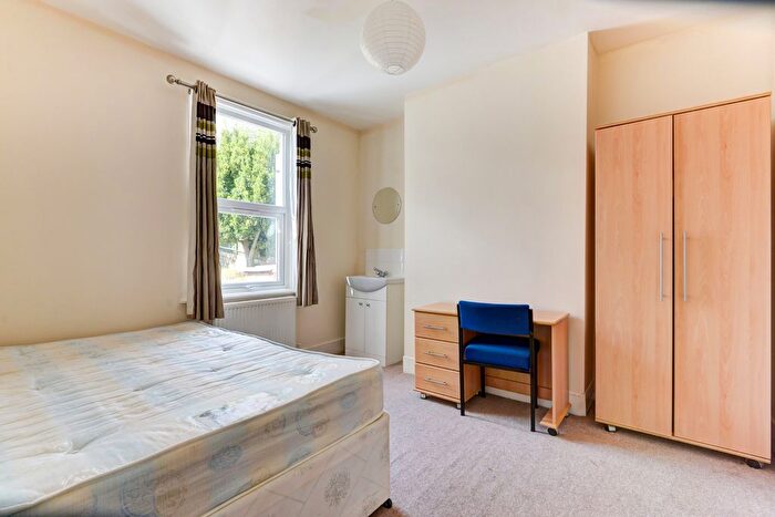 6 Bedroom Semi-detached House To Rent In Hollingbury Road, Brighton, BN1