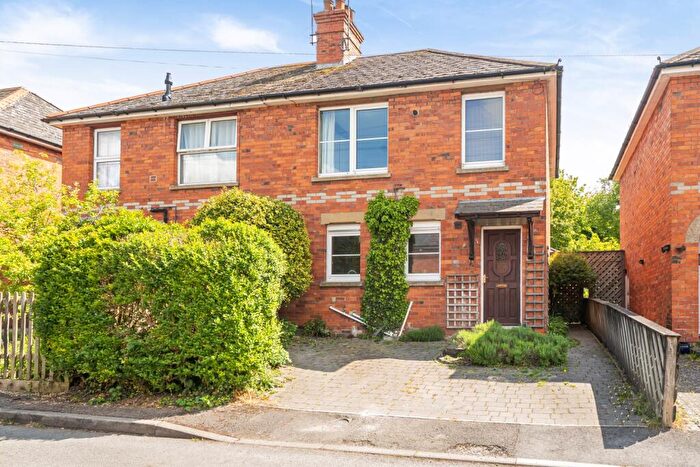 3 Bedroom Semi-Detached House For Sale In Orchard Way, Wantage, OX12