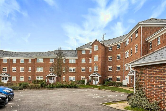 2 Bedroom Flat To Rent In Crispin Way, Uxbridge, UB8