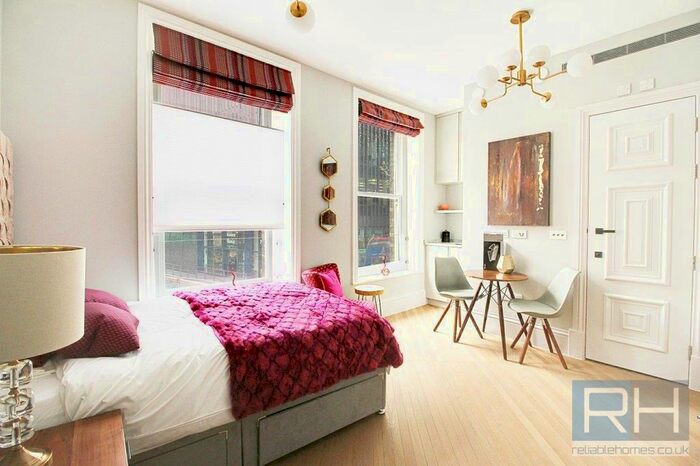 Studio To Rent In Tooley Street, London Bridge, London SE1