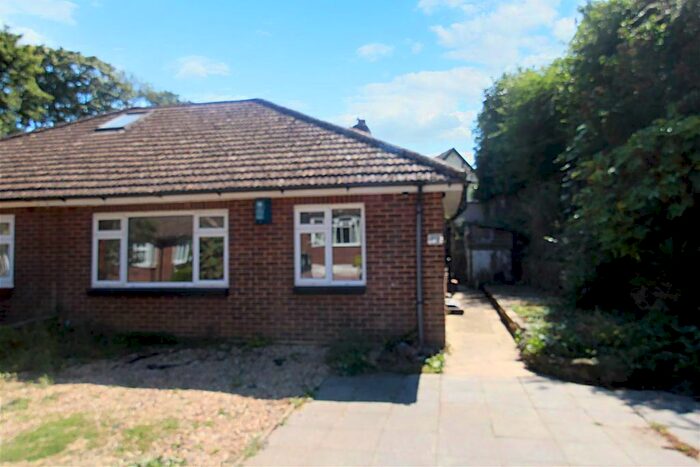 2 Bedroom Bungalow To Rent In Frog Lane, West Malling, ME19
