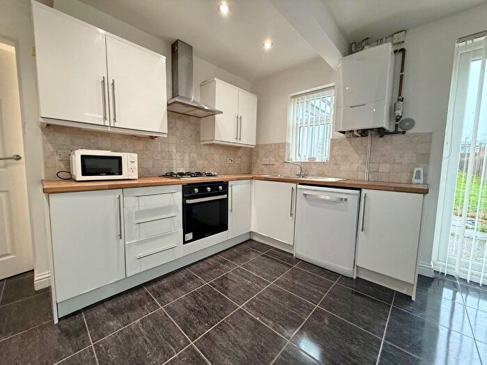 2 Bedroom Semi-Detached House To Rent In Adams Hill, Woodgate, Birmingham, B32