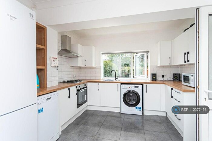 6 Bedroom Detached House To Rent In Osborne Road, Bournemouth, BH9