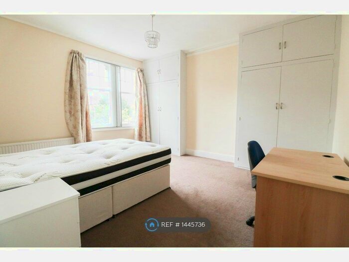 2 Bedroom Flat To Rent In South Knighton Road, Leicester, LE2