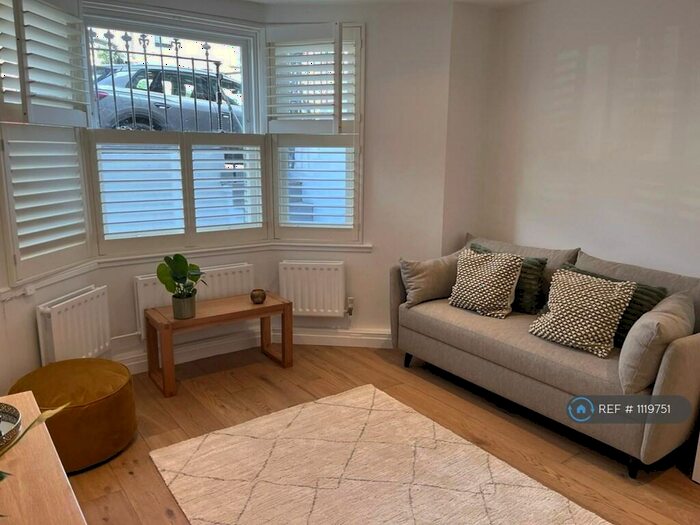 1 Bedroom Flat To Rent In Salcott Road, London, SW11