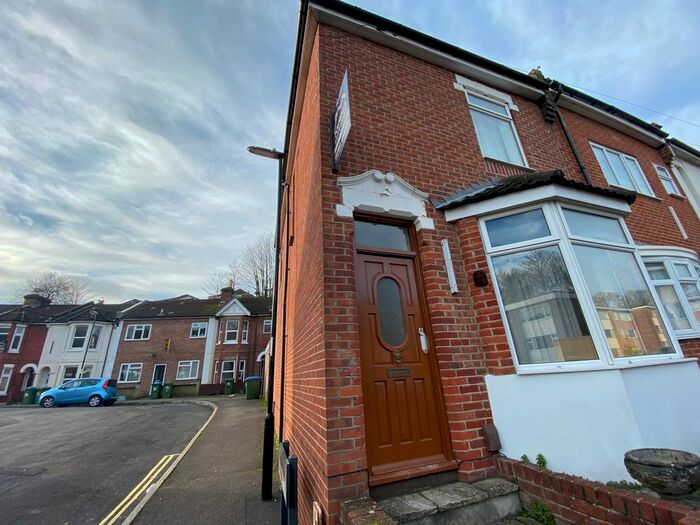 4 Bedroom End Of Terrace House To Rent In Woodside Road, Portswood Southampton SO17