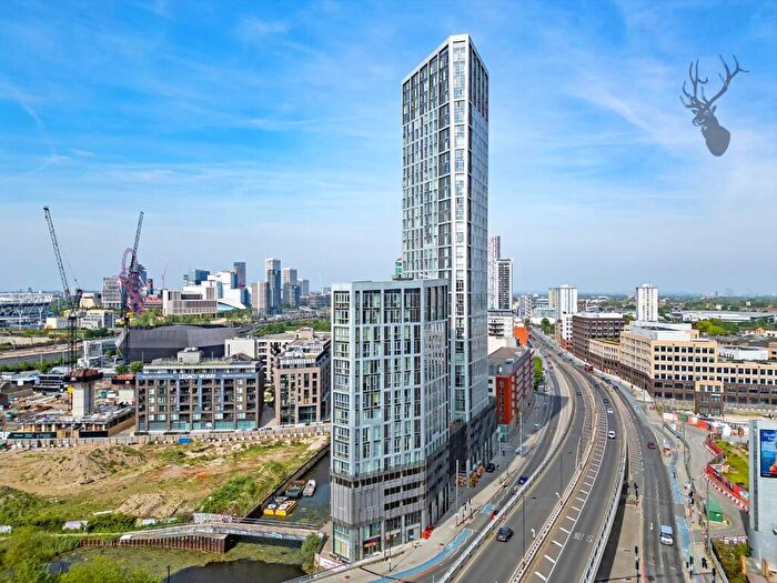 3 Bedroom Apartment For Sale In City West Tower, Stratford, E15
