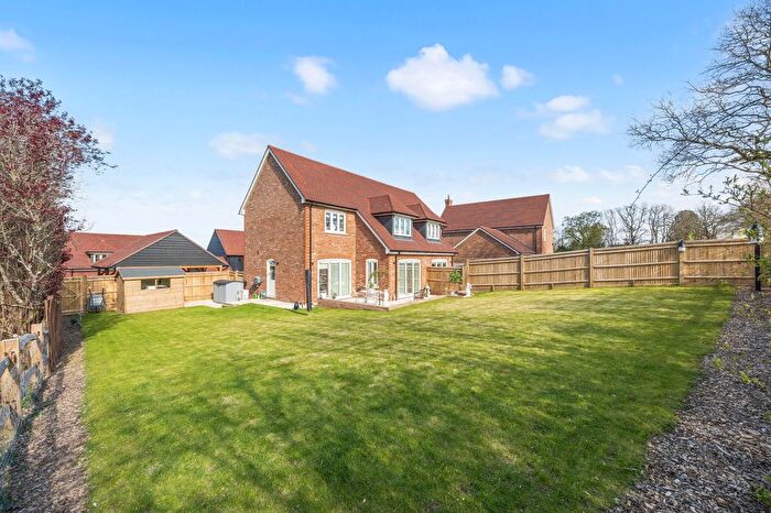 2 Bedroom Semi Detached House For Sale In Barnfield Shaw, Wisborough Green, RH14