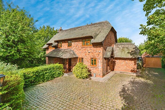 4 Bedroom Detached House For Sale In Pepper Street, Appleton Thorn, Warrington, Cheshire, WA4