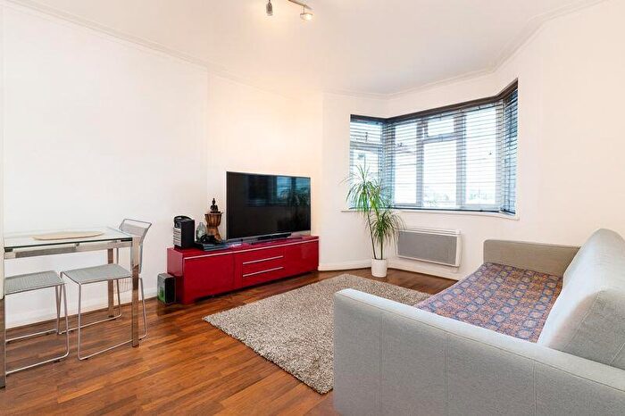 1 Bedroom Flat To Rent In Shoot Up Hill, London, NW2