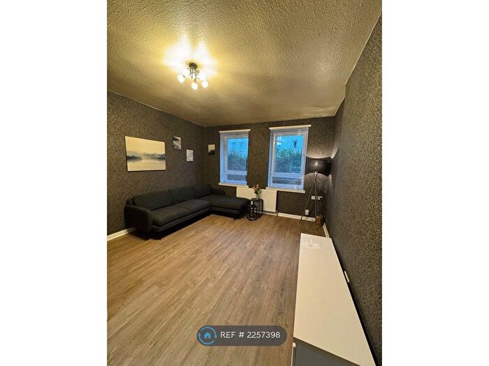 2 Bedroom Flat To Rent In Loganlea Terrace, Edinburgh, EH7