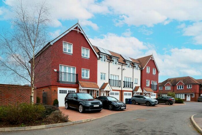 5 Bedroom Terraced House To Rent In Lycrome Road, Ashley Green, HP5