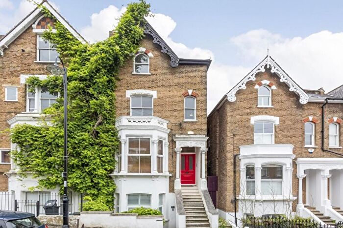 2 Bedroom Apartment To Rent In Rockmount Road, Crystal Palace, London, SE19