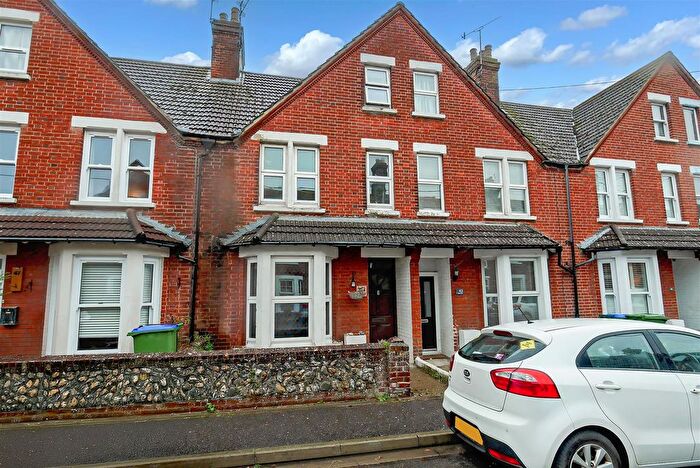 4 Bedroom Terraced House For Sale In Queen Street, Littlehampton, BN17