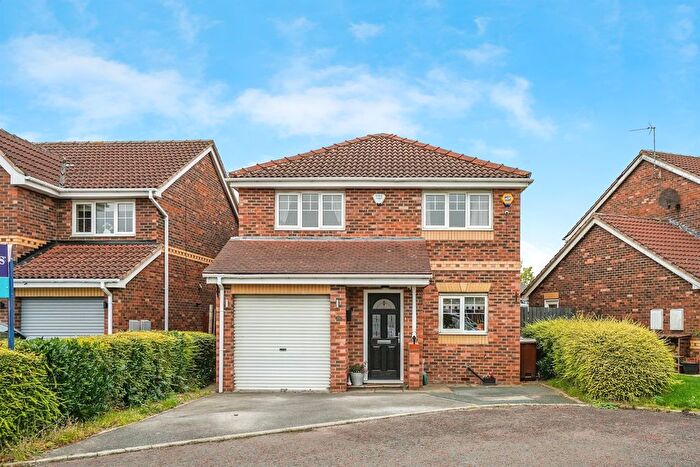 4 Bedroom Detached House For Sale In Glen Court, Castleford, WF10