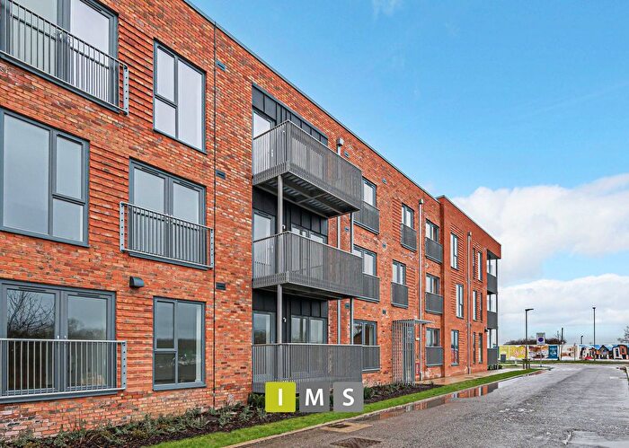 2 Bedroom Flat To Rent In Roberts Drive, Ambrosden, OX25