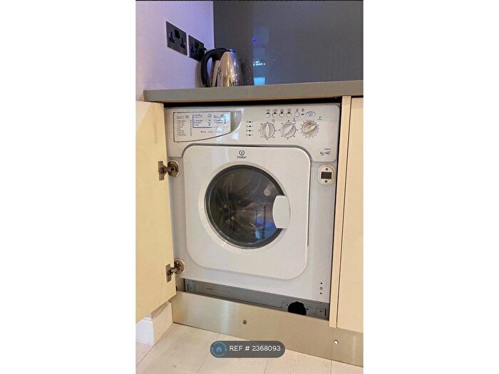 1 Bedroom Flat To Rent In Inverleith Row, Edinburgh, EH3