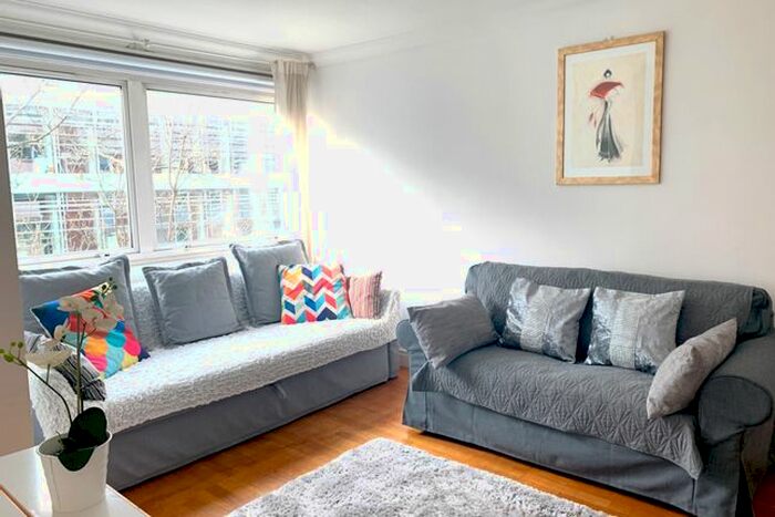 2 Bedroom Flat To Rent In Fitzroy Street, London, W1T