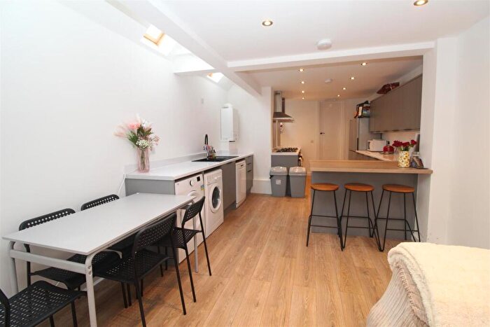 7 Bedroom House To Rent In Minny Street, Cathays, Cardiff, CF24