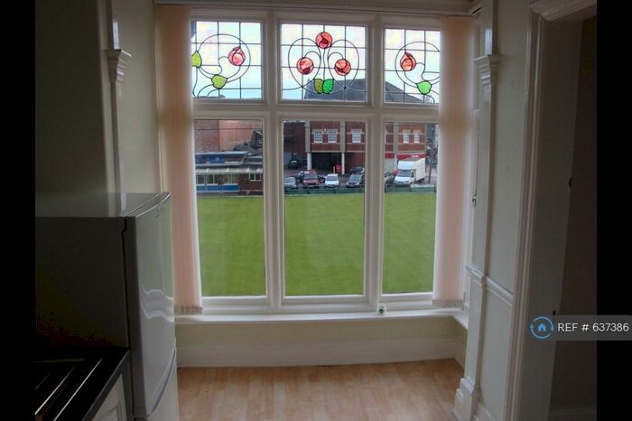 1 Bedroom Flat To Rent In Grove Avenue, Wilmslow, SK9