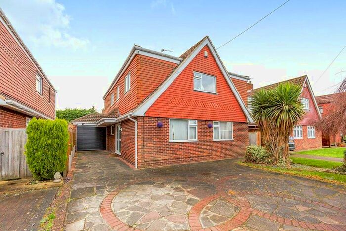 5 Bedroom Detached House To Rent In Dickens Close, Hartley, Longfield, Kent, DA3