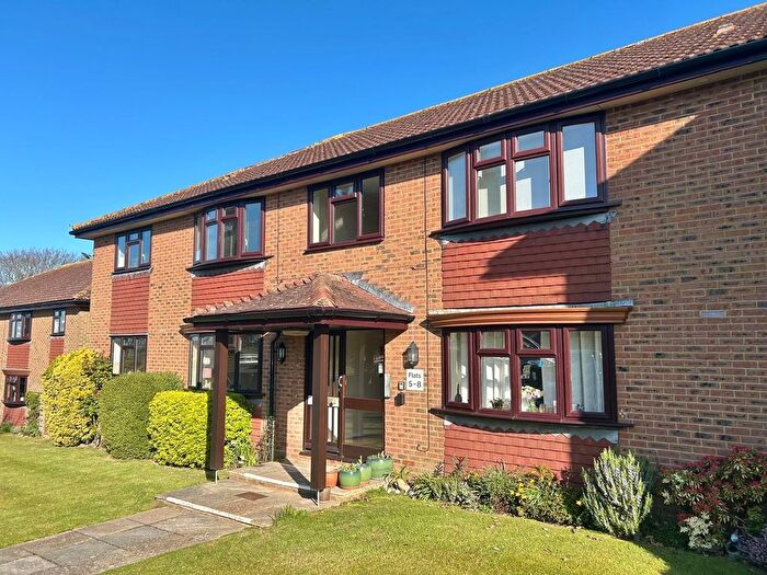 2 Bedroom Flat For Sale In Hillborough Close, Bexhill-On-Sea, TN39