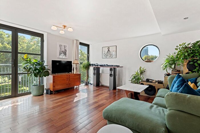 2 Bedroom Flat To Rent In Lanesborough Court, Fanshaw Street, N1