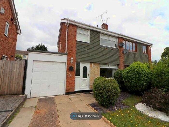 3 Bedroom Semi-Detached House To Rent In Cantley Manor Avenue, Doncaster, DN4