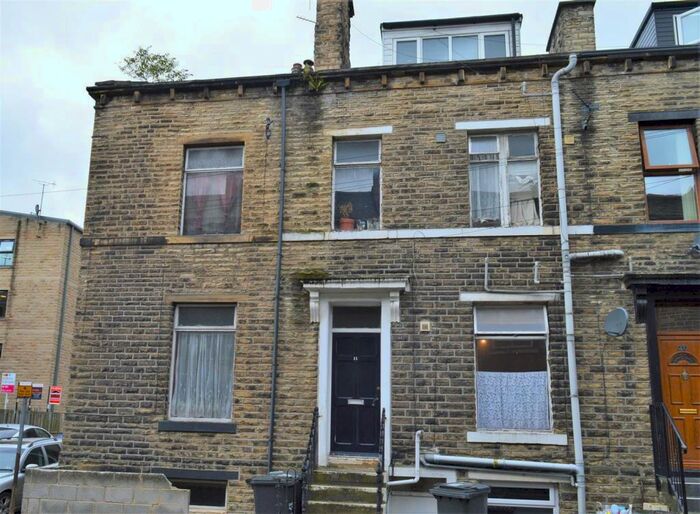 Studio To Rent In Lord Street, Halifax, HX1