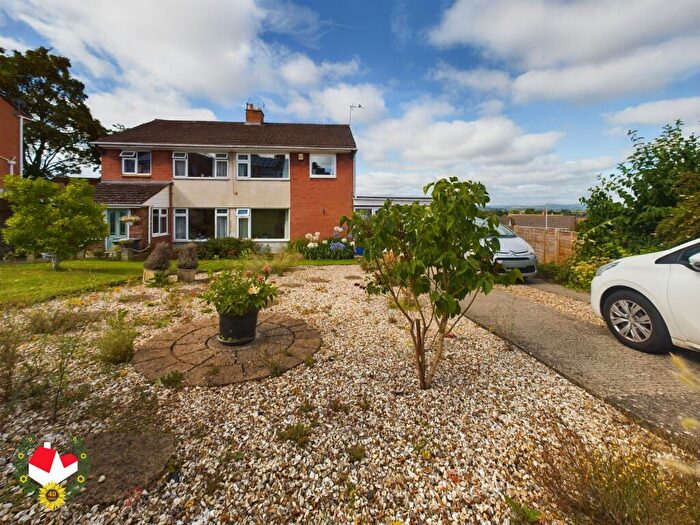 3 Bedroom Semi Detached House For Sale In Winchester Drive, Tuffley, GL4