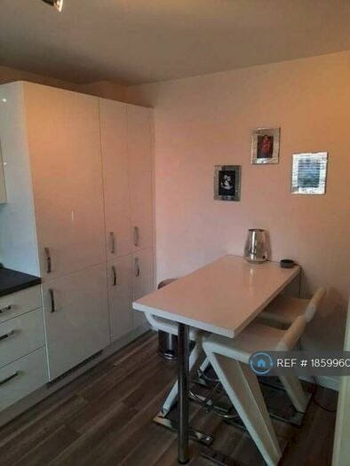 3 Bedroom Semi-Detached House To Rent In Grasshopper Drive, Warton, Preston, PR4