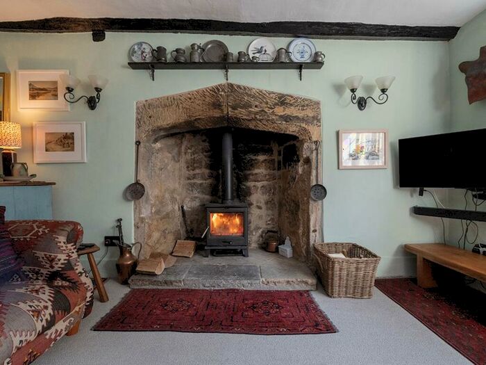 3 Bedroom Terraced House For Sale In Trendle Street Sherborne, DT9